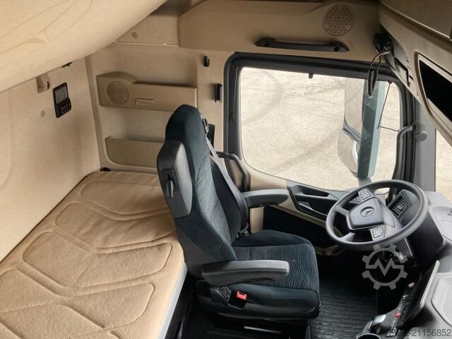 Standard tractor unit  Actros 1845 LS