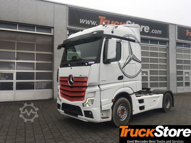Standard tractor unit  Actros 1845 LS