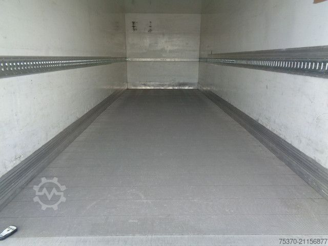 Samochód ciężarowy typu furgon IVECO EUROCARGO ML120E25