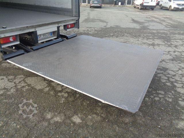 Samochód ciężarowy typu furgon IVECO EUROCARGO ML120E25