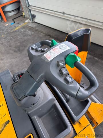 Sztaplarki paletowe Jungheinrich ERD 220