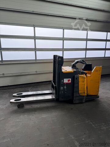 Gerbeurs de palettes Jungheinrich ERD 220