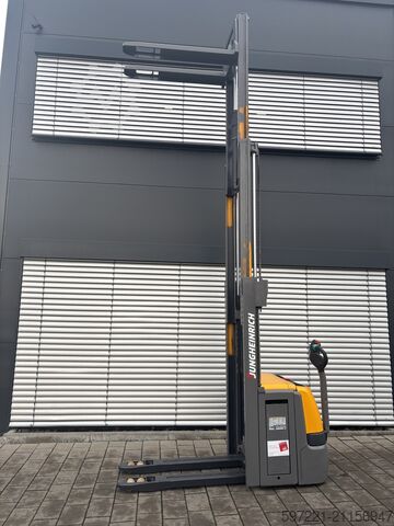 Apiladores de palés Jungheinrich EJC 216Z