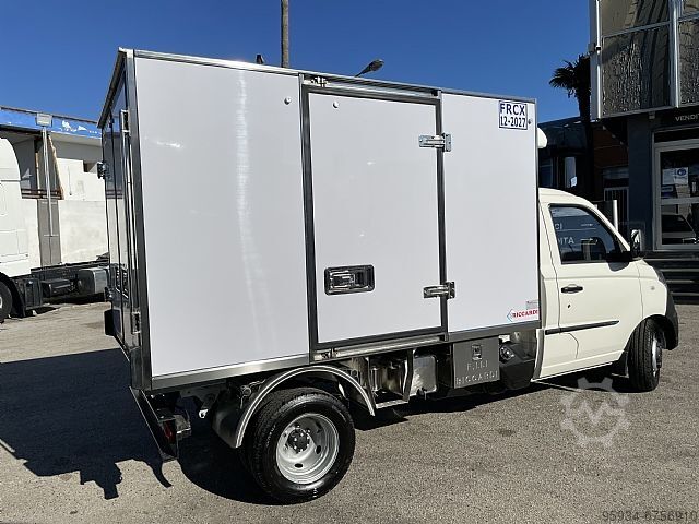 Véhicule frigorifique Piaggio -NP6 -GPL- TW- FRCX NUOVO DA IMMATRICOLARE