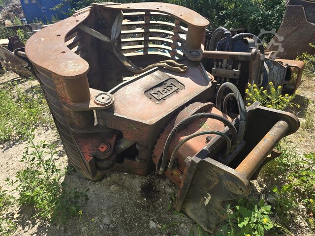 Pinza NPK DG-40 with Oilquick OQ80 (for parts only)