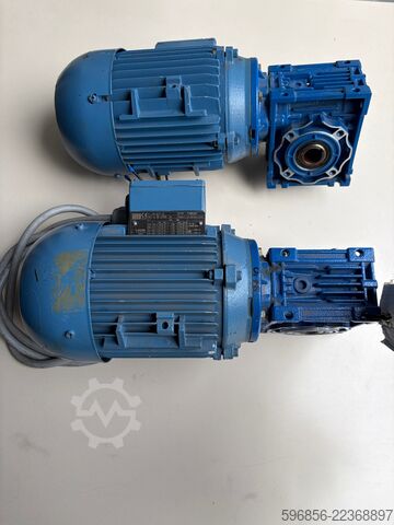 Lenze GSN04-1NHAR κινητήρας με γρανάζια 0,37 kW 140 σ.α.λ. i=10 WEG AL71-4 3-Φ IP55 Lenze GSN04-1NHAR Getriebemotor 0,37 kW 140 U/min i=10 WEG AL71-4 3-Ph IP55 Lenze GSN04-1NHAR Getriebemotor 0,37 kW 140 U/min i=10 WEG AL71-4 3-Ph IP55
