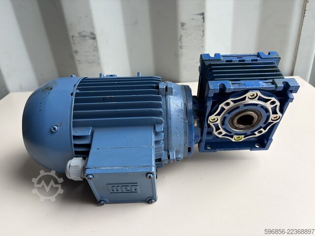 Lenze GSN04-1NHAR κινητήρας με γρανάζια 0,37 kW 140 σ.α.λ. i=10 WEG AL71-4 3-Φ IP55 Lenze GSN04-1NHAR Getriebemotor 0,37 kW 140 U/min i=10 WEG AL71-4 3-Ph IP55 Lenze GSN04-1NHAR Getriebemotor 0,37 kW 140 U/min i=10 WEG AL71-4 3-Ph IP55
