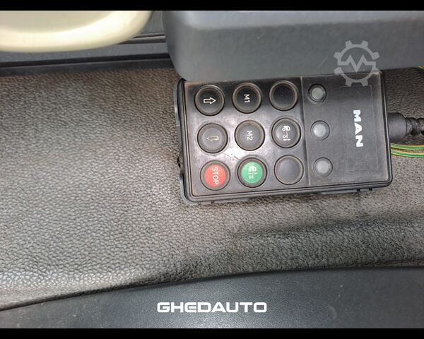 Speciale doeleinden vrachtwagen MAN MAN - CASSONE CON SPONDA CARICATRICE