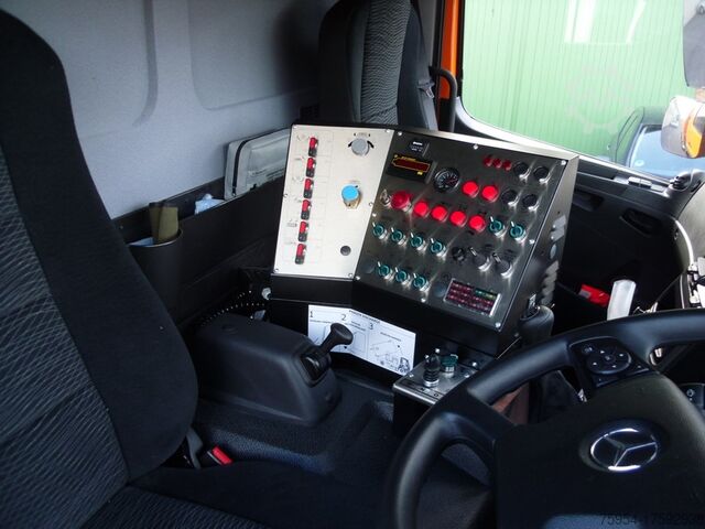 Sweeper Mercedes-Benz Atego 1323 LKO 4x2 / Themis SH7B D