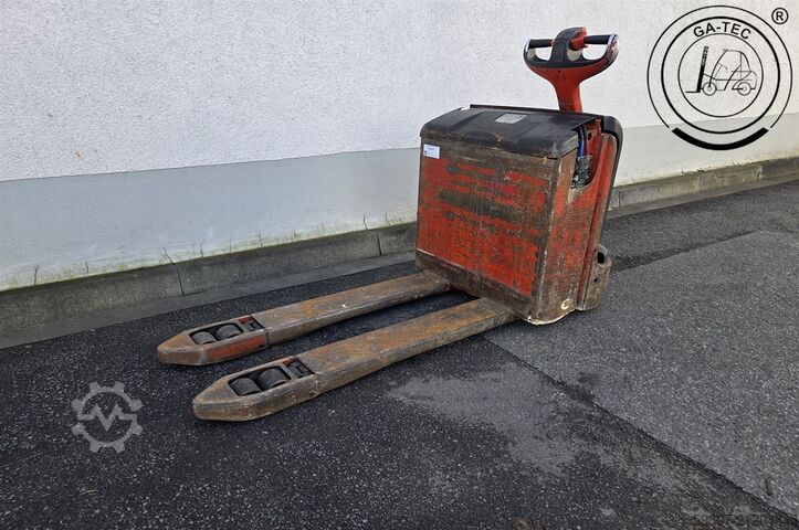 Manual pallet jack Linde T18