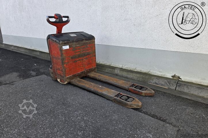 Manual pallet jack Linde T18