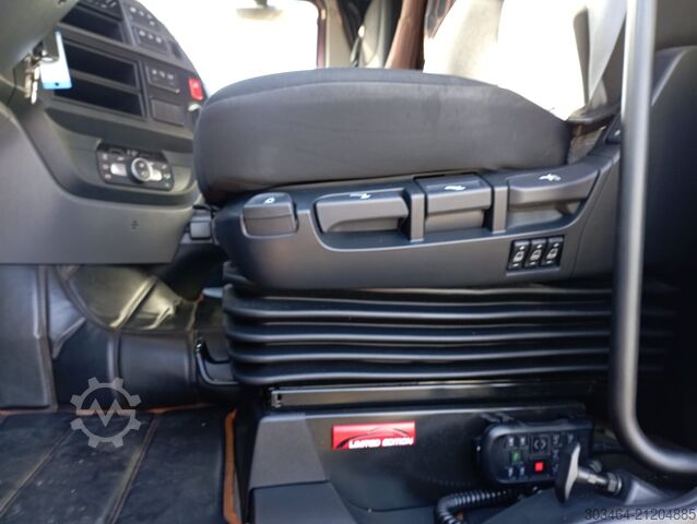 Standardni tegljač DAF XF 530 FT