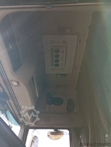 Standardni tegljač DAF XF 530 FT