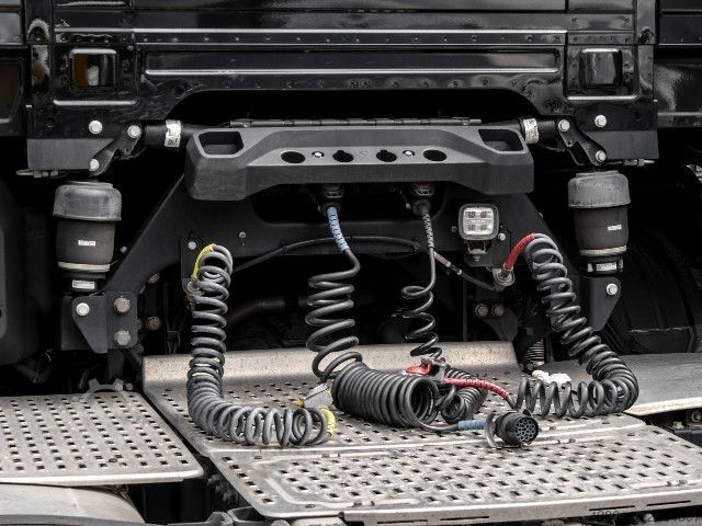 Standardni tegljač DAF XG+ 480 FT + INTARDER + 2x TANK + FULL SPOILER