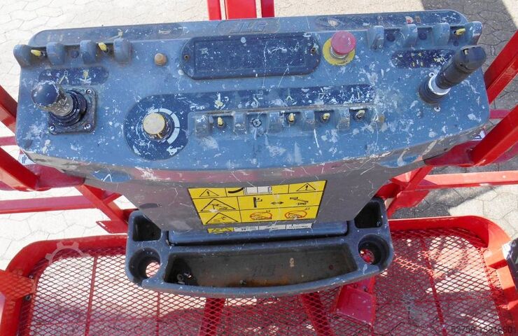 Scharnierende telescopische hoogwerker JLG E 600 JP