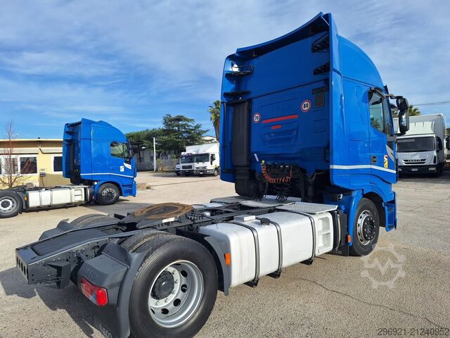 Standard tractor unit Iveco STRALIS AS440S46