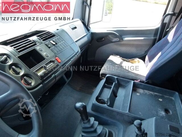 Autocarro con pianale e telone MERCEDES-BENZ Atego 817, Alu-Koffer LBW, AHK, DE.