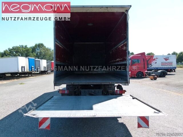 Autocarro con pianale e telone MERCEDES-BENZ Atego 817, Alu-Koffer LBW, AHK, DE.