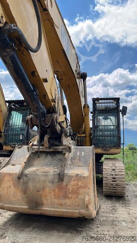 Paletli ekskavatör Caterpillar 330 DLN