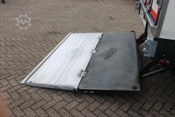 Refrigerated/freezer transport Scania R490 + 6X2 + EURO 6 + heating truck/ flowers FU...