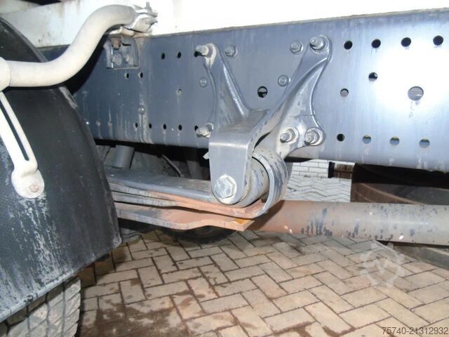 Posuvná plachta Mercedes-Benz Axor 1829 + euro 5 + lift + manual