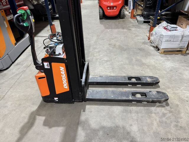 Handmatige stapelaar Doosan BSL13S-7C