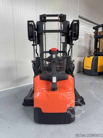 SWE 140 S - with PALLETCHANGER !! TOYOTA SWE 140 S - with PALLETCHANGER !!