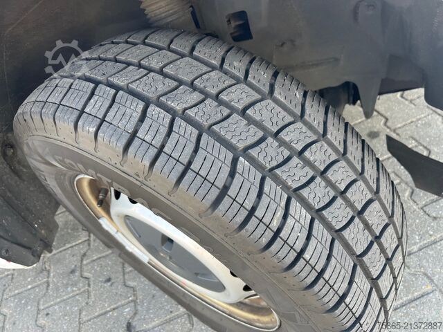 Furgone Mercedes-Benz Sprinter 319 1.9 CDI / L4 H2 / RWD / Navi / APK...