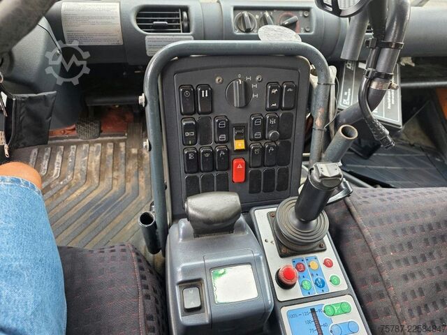 Outro UNIMOG U 500 3-Seiten-Kipper mit Kran PK 9501