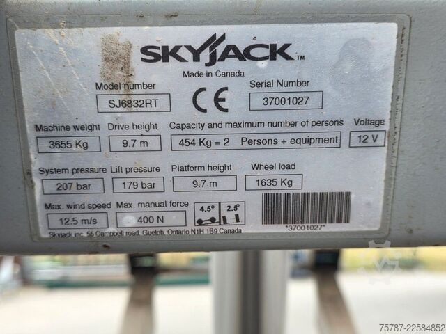 Plataforma de trabalho Skyjack SJ6832RT 4x4 Diesel, neuer Motor!!!