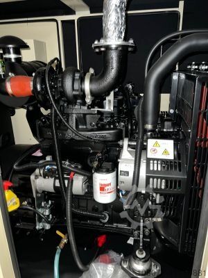Nödgenerator NWC55 med ljudisolering Newpower Generator NWC55 Notstromaggregat mit Schallschutz