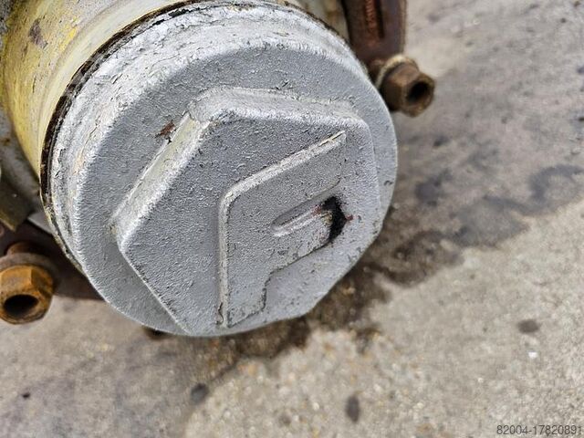 Aksel FREUHAUF SMB TRAILER AXLE | SINGLE TIRE | FOR STEEL SUSPENSION.