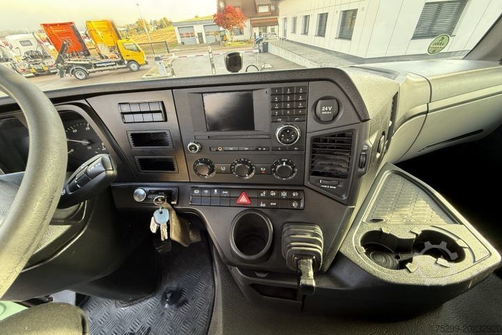 Hakowiec Mercedes-Benz Antos 2648 Meiller