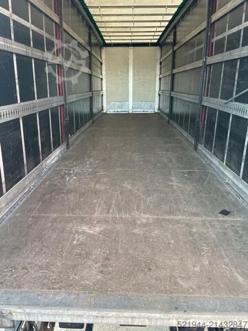 Standardowy ciągnik siodłowy Mercedes-Benz Sprinter 519 CDI 190 PS Schlafkabine LBW