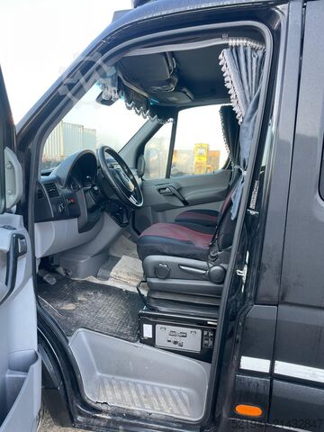 Standardowy ciągnik siodłowy Mercedes-Benz Sprinter 519 CDI 190 PS Schlafkabine LBW