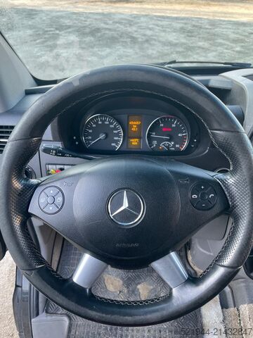 Standardowy ciągnik siodłowy Mercedes-Benz Sprinter 519 CDI 190 PS Schlafkabine LBW