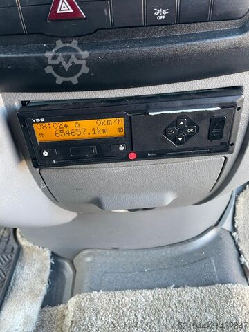 Standardowy ciągnik siodłowy Mercedes-Benz Sprinter 519 CDI 190 PS Schlafkabine LBW
