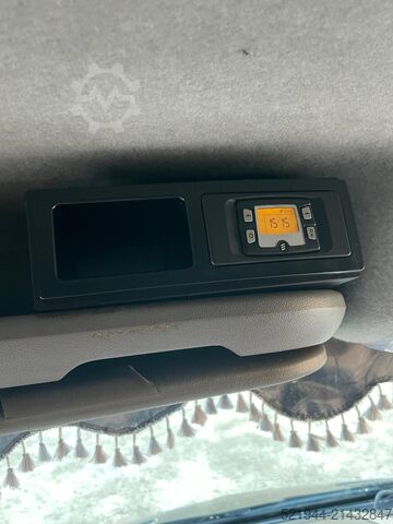 Standardowy ciągnik siodłowy Mercedes-Benz Sprinter 519 CDI 190 PS Schlafkabine LBW