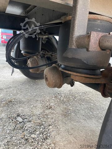 Standardowy ciągnik siodłowy Mercedes-Benz Sprinter 519 CDI 190 PS Schlafkabine LBW