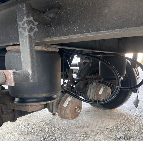 Standardowy ciągnik siodłowy Mercedes-Benz Sprinter 519 CDI 190 PS Schlafkabine LBW