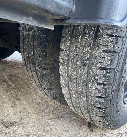 Standardowy ciągnik siodłowy Mercedes-Benz Sprinter 519 CDI 190 PS Schlafkabine LBW