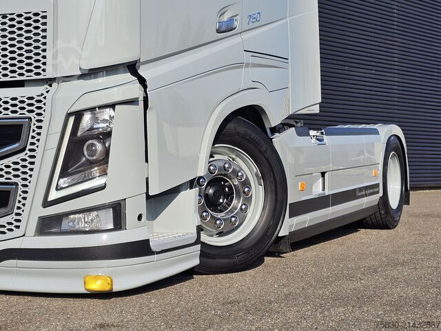 Standart-SZM Volvo FH 16.750 4x2 / RETARDER / I PARK-COOL / FULL AIR