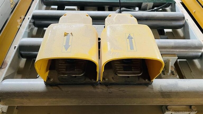 Ollós emelőasztal Pandmeta