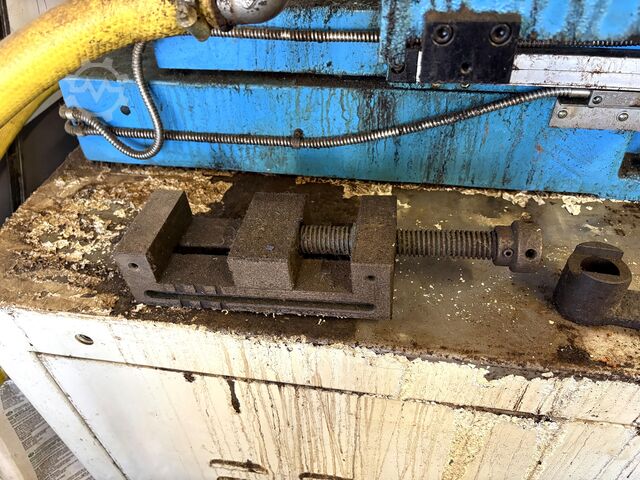 Mașină EDM pentru găurirea orificiilor MADRA BT-2