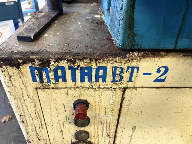 Mașină EDM pentru găurirea orificiilor MADRA BT-2