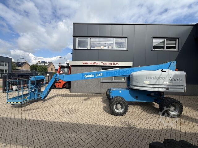 GENIE S-45 teleskopbomlift / bomlift 4x4 DEUTZ DIESEL 4545 timer 15,7 m arbejdshøjde 2016 GENIE S-45 Telescoop hoogwerker / boomlift  4x4 DEUTZ DIESEL 4545uur 15,7M Werkhoogte 2016