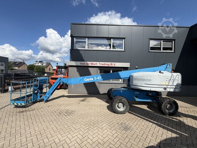 GENIE S-45 teleskopbom-lift / bomlift 4x4 DEUTZ DIESEL 5532 timer 15,7 m arbejdshøjde 2014 GENIE S-45 Telescoop hoogwerker / boomlift  4x4 DEUTZ DIESEL 5532uur 15,7M Werkhoogte 2014