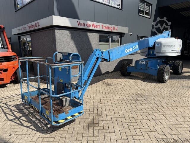 GENIE S-45 teleskopbom-lift / bomlift 4x4 DEUTZ DIESEL 5532 timer 15,7 m arbejdshøjde 2014 GENIE S-45 Telescoop hoogwerker / boomlift  4x4 DEUTZ DIESEL 5532uur 15,7M Werkhoogte 2014