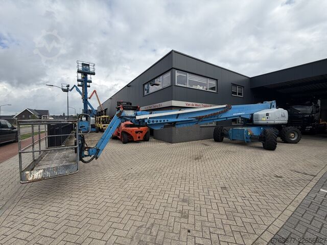 GENIE S-125 teleskopbomlift / bomlift 4x4x4 DEUTZ DIESEL 4200 timer 40,1 m arbejdshøjde 2007 GENIE S-125 Telescoop hoogwerker / boomlift 4x4x4 DEUTZ DIESEL 4200uur 40,1M Werkhoogte 2007