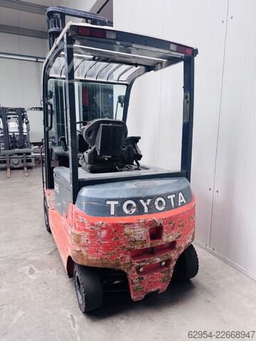 Elektrisk 4 -hjulig gaffeltruck Toyota 8FBMT25-10414
